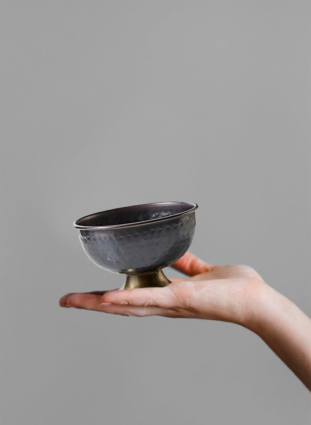 Serene Spaces Living Vintage Hammered Copper Bowl, Versatile Footed Bowl, Small, 3.75' Tall and 6.25' Diameter, Pack of 12