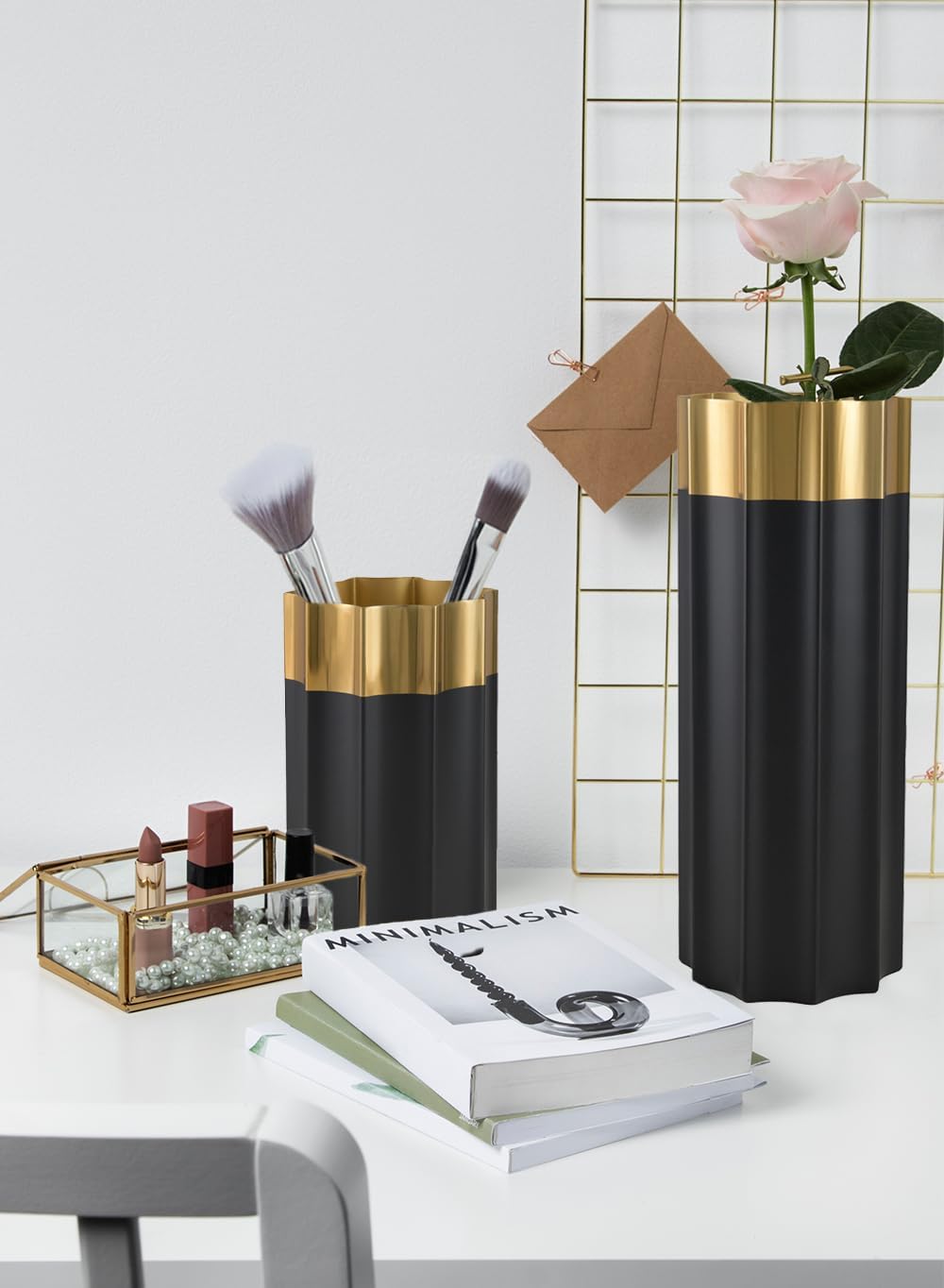 Serene Spaces Living Lumiere Black & Gold Vase, Stainless Steel Vase, Perfect for Floral Arrangements, Home Décor, Wedding & Event Table Centerpiece, 4.5' Diameter & 8' Tall, Pack of 6