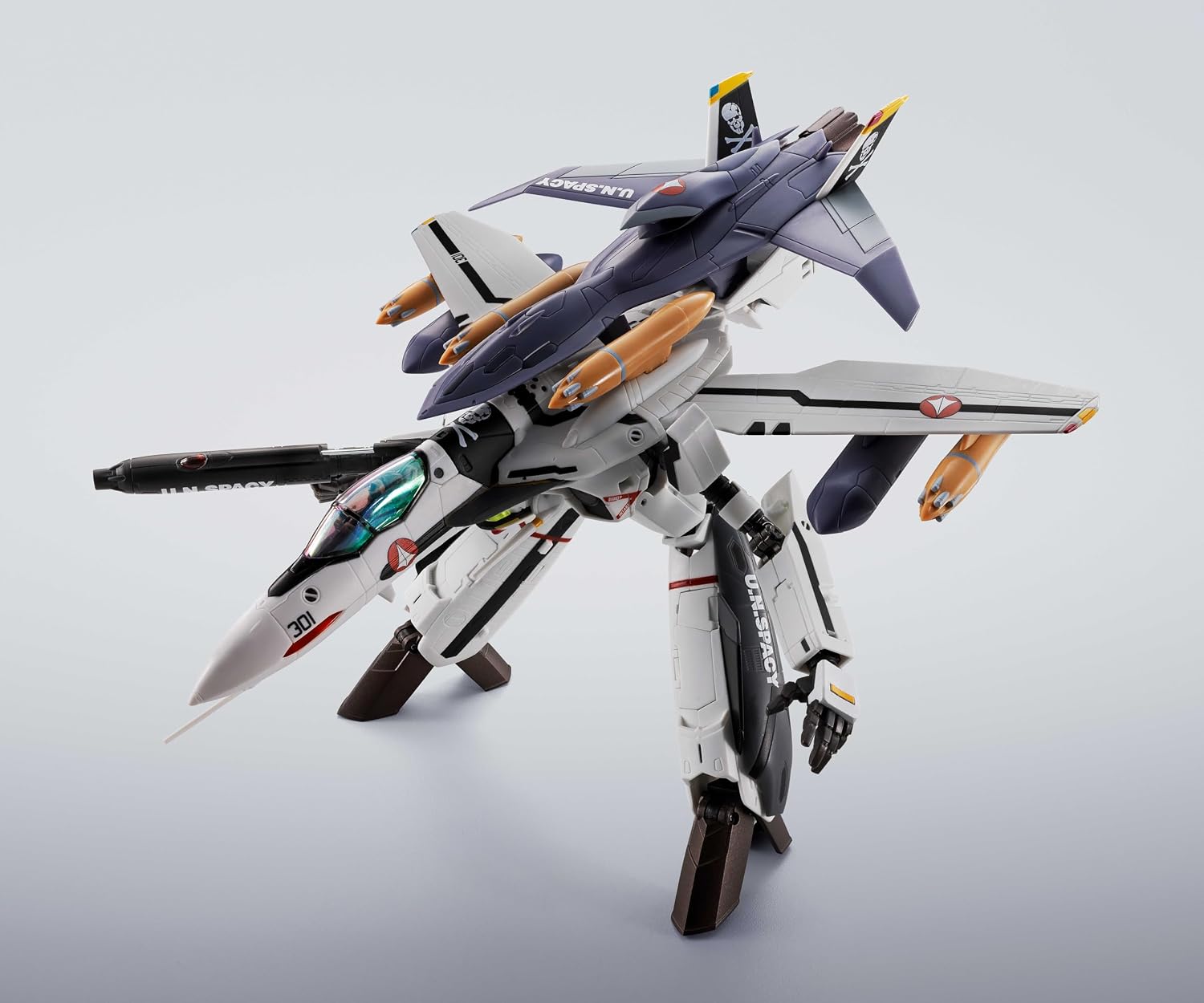 TAMASHII NATIONS - Macross - VF-0S Phoenix (Roy Focker Use) + QF-2200D-B Ghost Hi-Metal R Figure