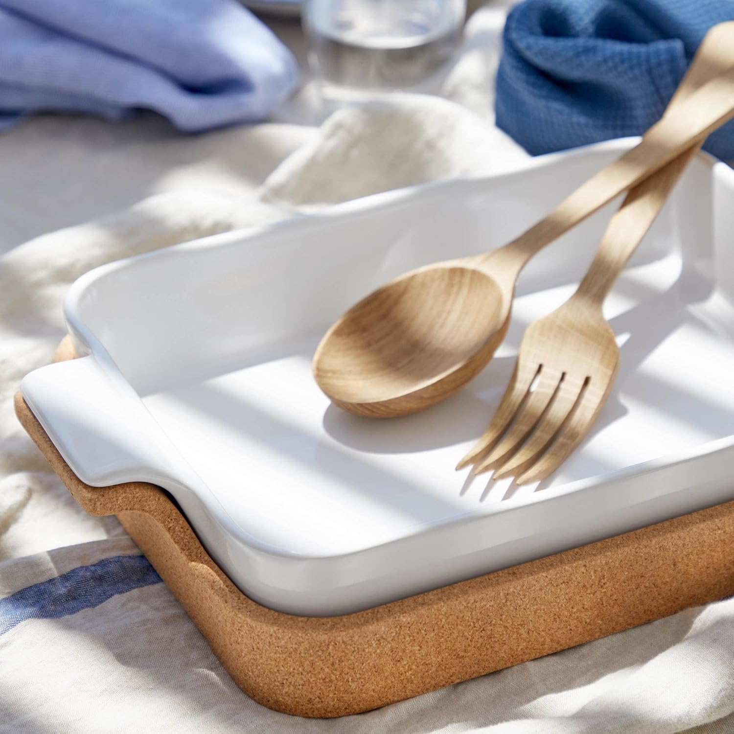 Casafina Ceramic 16' x 10.25' Rectangular Baker with Cork Tray - Ensemble Collection, White | Oven & Dishwasher Safe Bakeware | Food Safe Glazing | Restaurant Quality Dinnerware