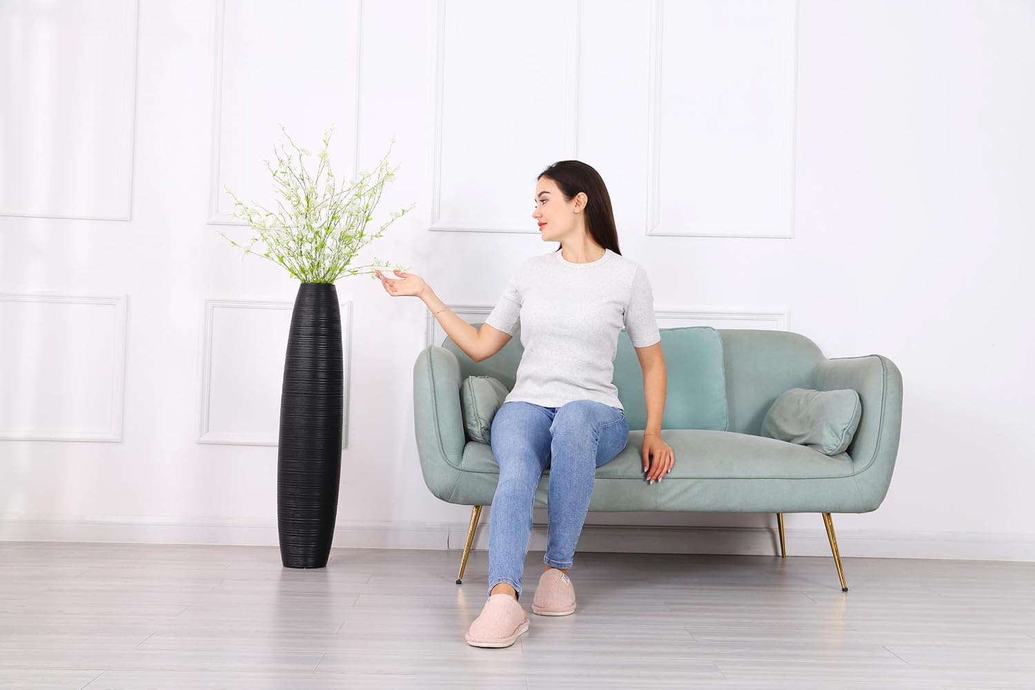 Leewadee Decorative Tall Floor Vase for Living Room Decor, 34 inches, Black, Resin