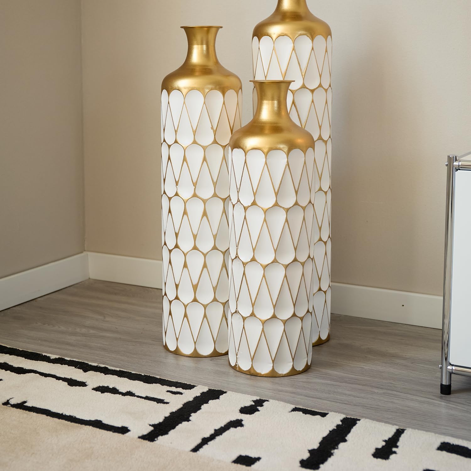 Luxurious White Metal Vase Set with Gold Details - 3-Piece Droplet Design for Beautiful Home Styling!