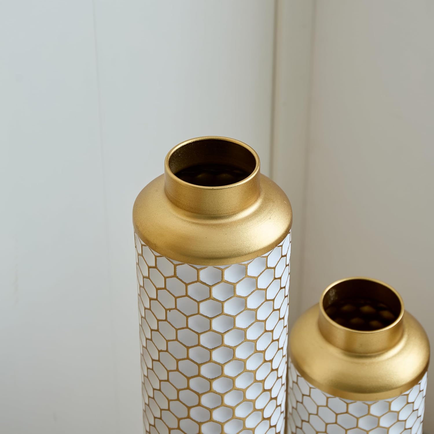 Gorgeous 3-Piece Set of White & Gold Metal Vases - Modern Droplet Shaped Home Decor for Stylish Living Spaces!