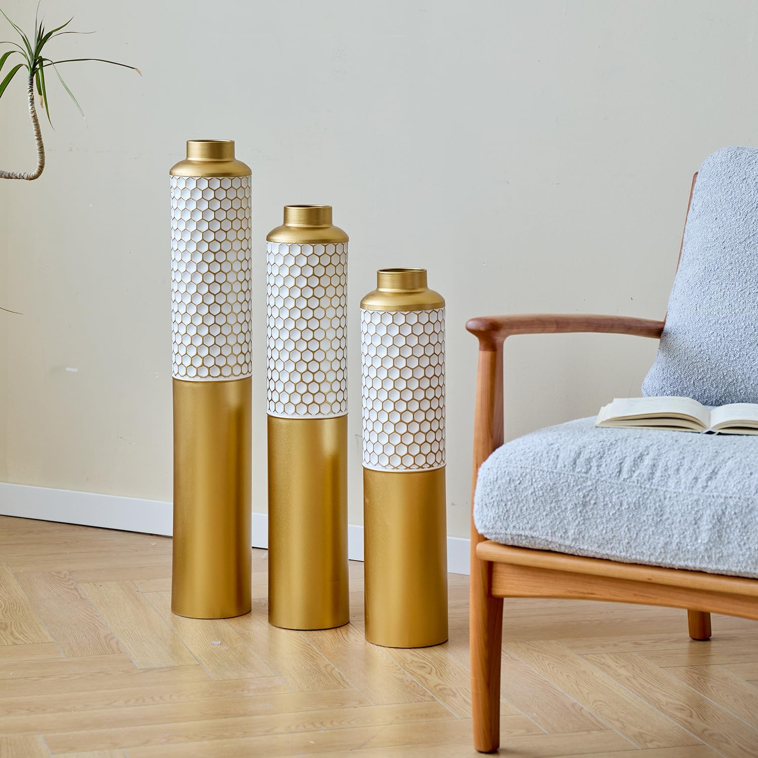 Gorgeous 3-Piece Set of White & Gold Metal Vases - Modern Droplet Shaped Home Decor for Stylish Living Spaces!