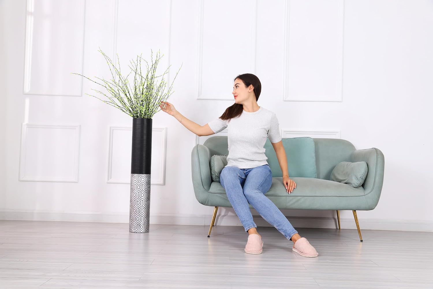 Leewadee Decorative Tall Floor Vase for Living Room Decor, 34 inches, Black Silver, Resin