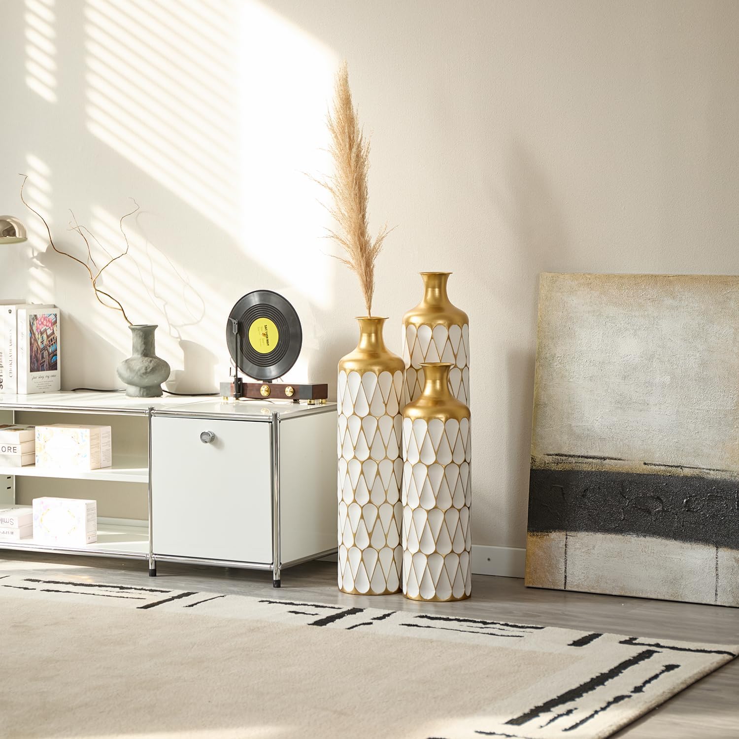 Luxurious White Metal Vase Set with Gold Details - 3-Piece Droplet Design for Beautiful Home Styling!