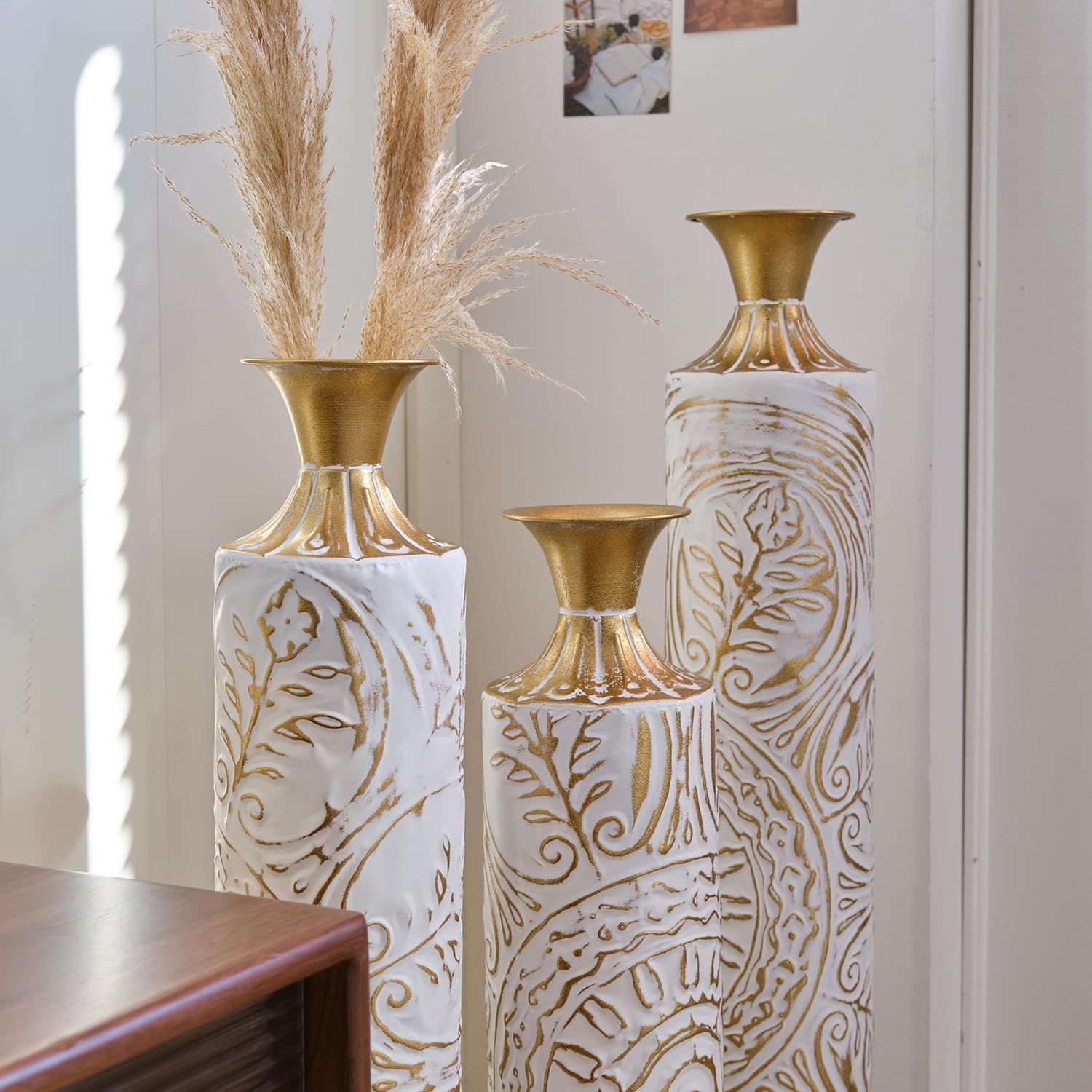Gorgeous Set of 3 White & Gold Metal Vases - Stylish Floor Decoration, 24in/28.7in/33.5in Tall for Elegant Home Décor!