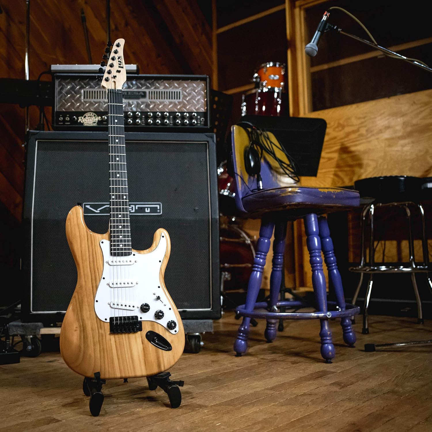 LyxPro Electric Guitar 39' inch Full Beginner Starter kit Full Size with 20w Amp, Package Includes All Accessories, Digital Tuner, Strings, Picks, Tremolo Bar, Shoulder Strap, and Case Bag - Natural