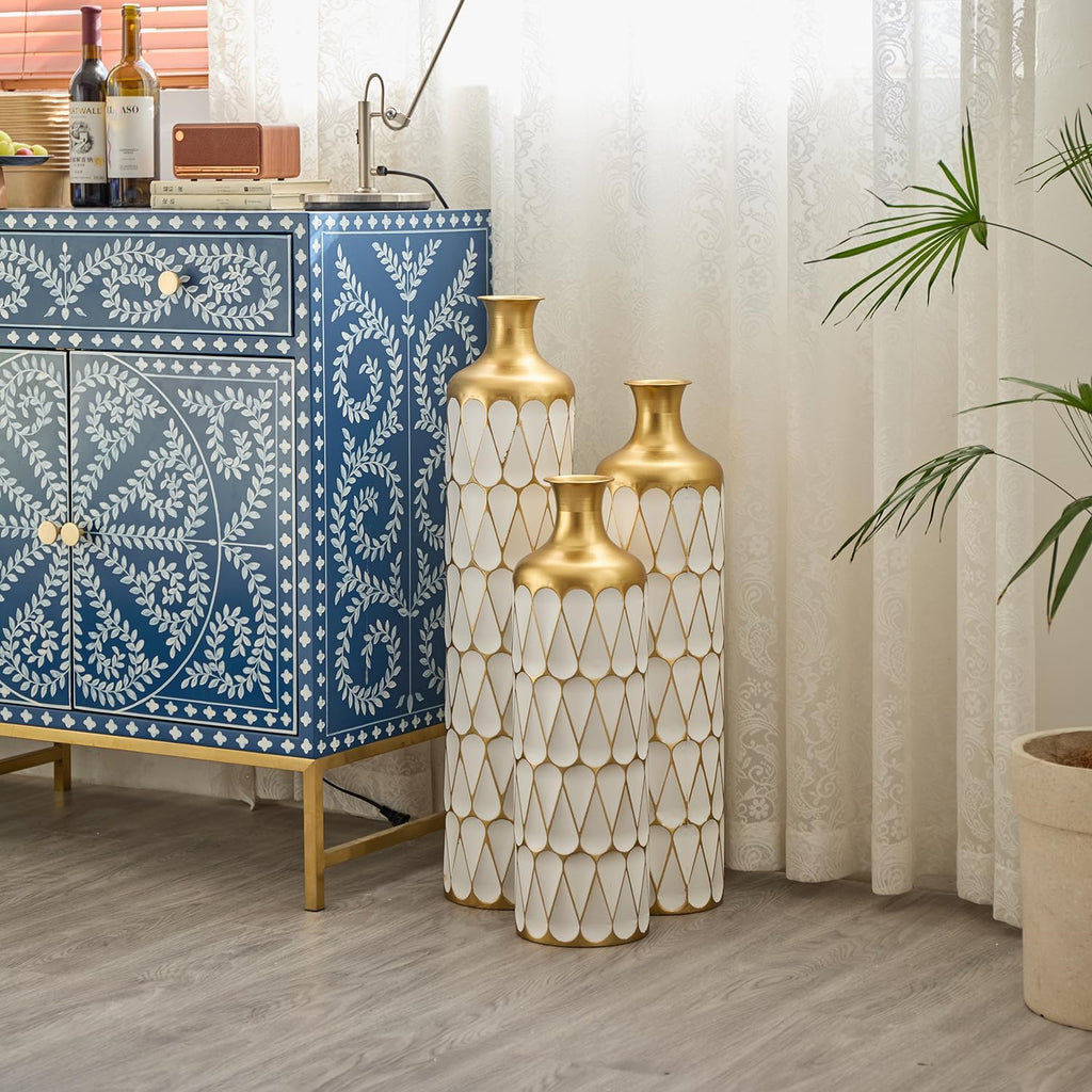 Luxurious White Metal Vase Set with Gold Details - 3-Piece Droplet Design for Beautiful Home Styling!